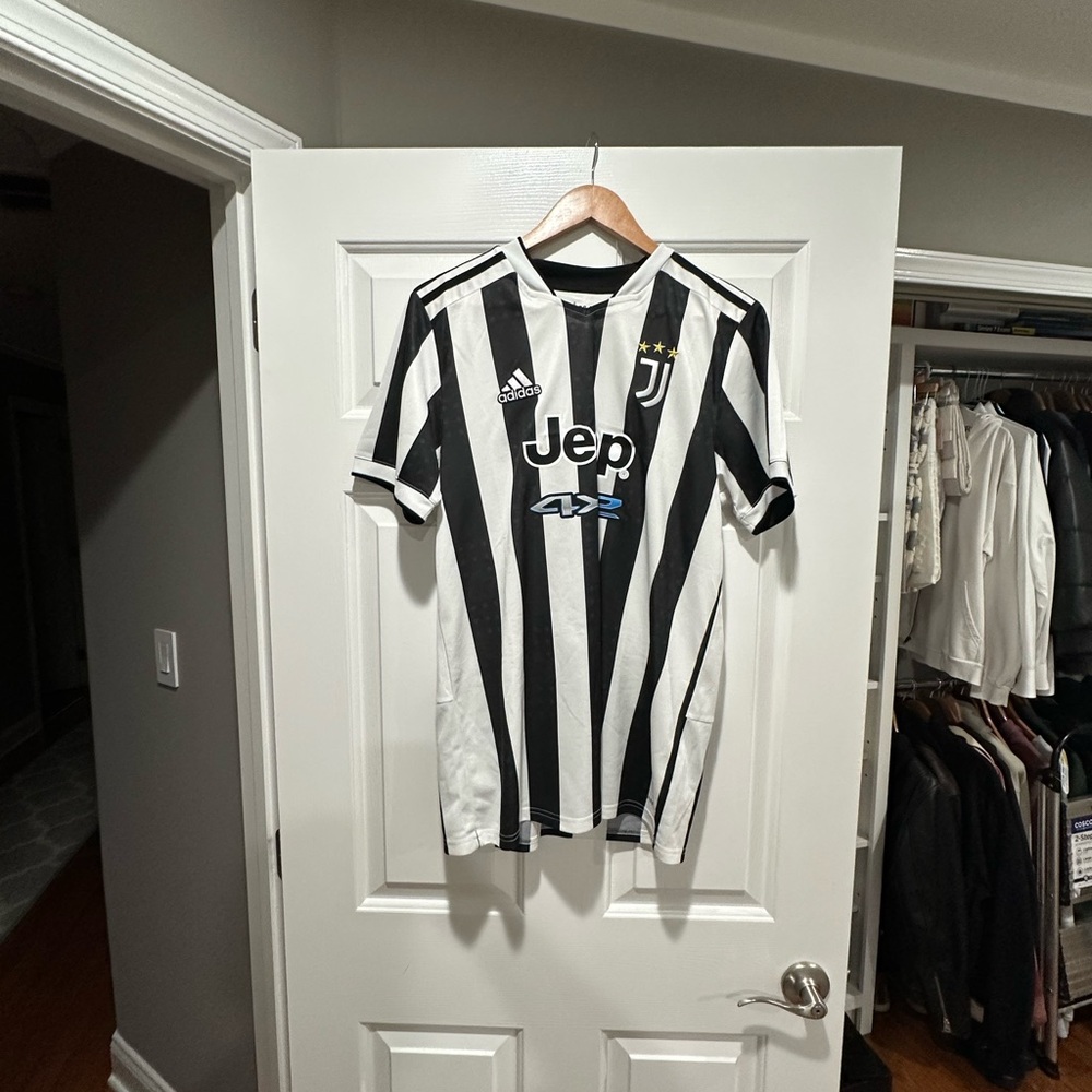 Juventus Jersey Medium